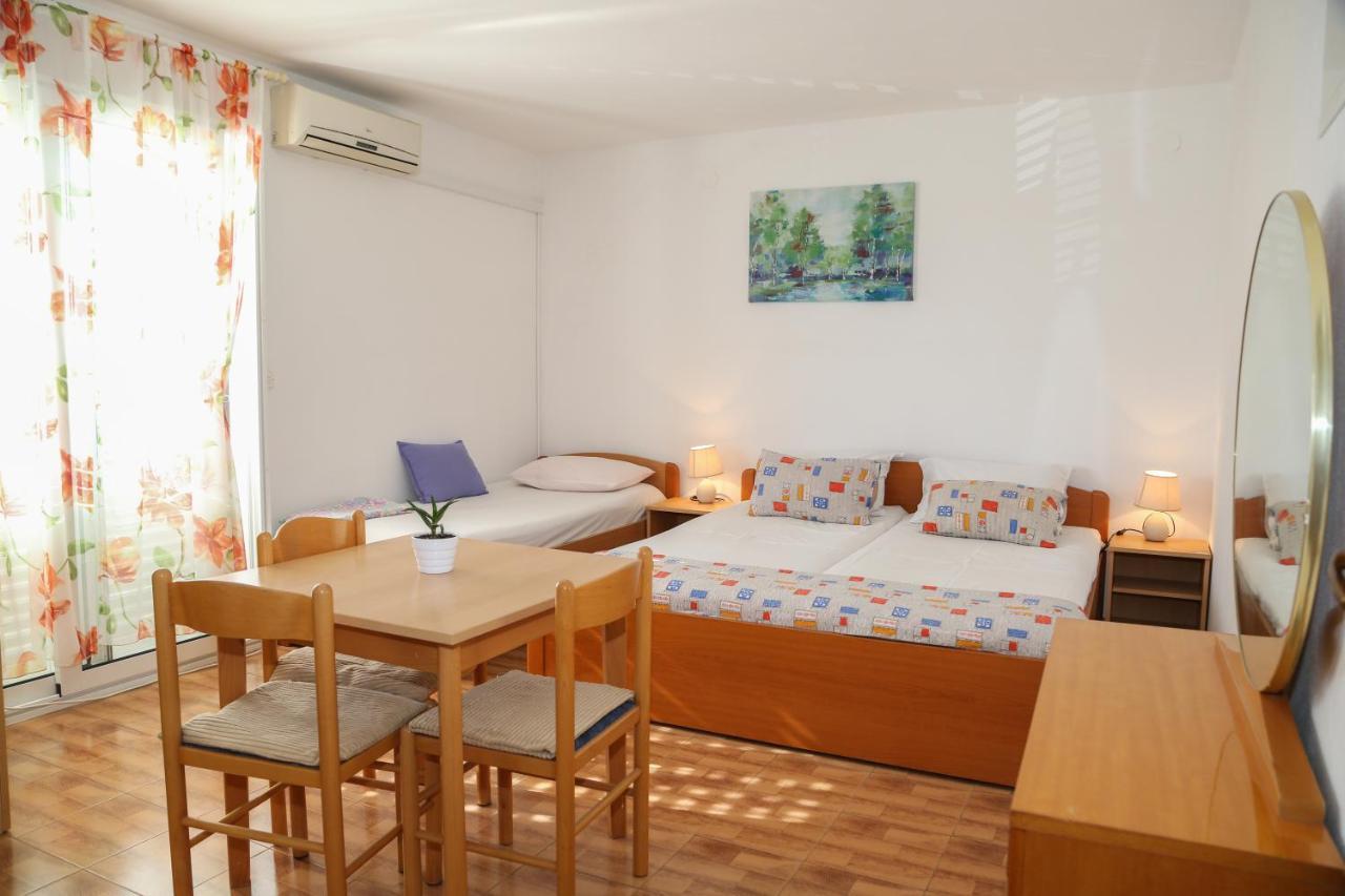 Apartments Butkovic Hvar Town Esterno foto