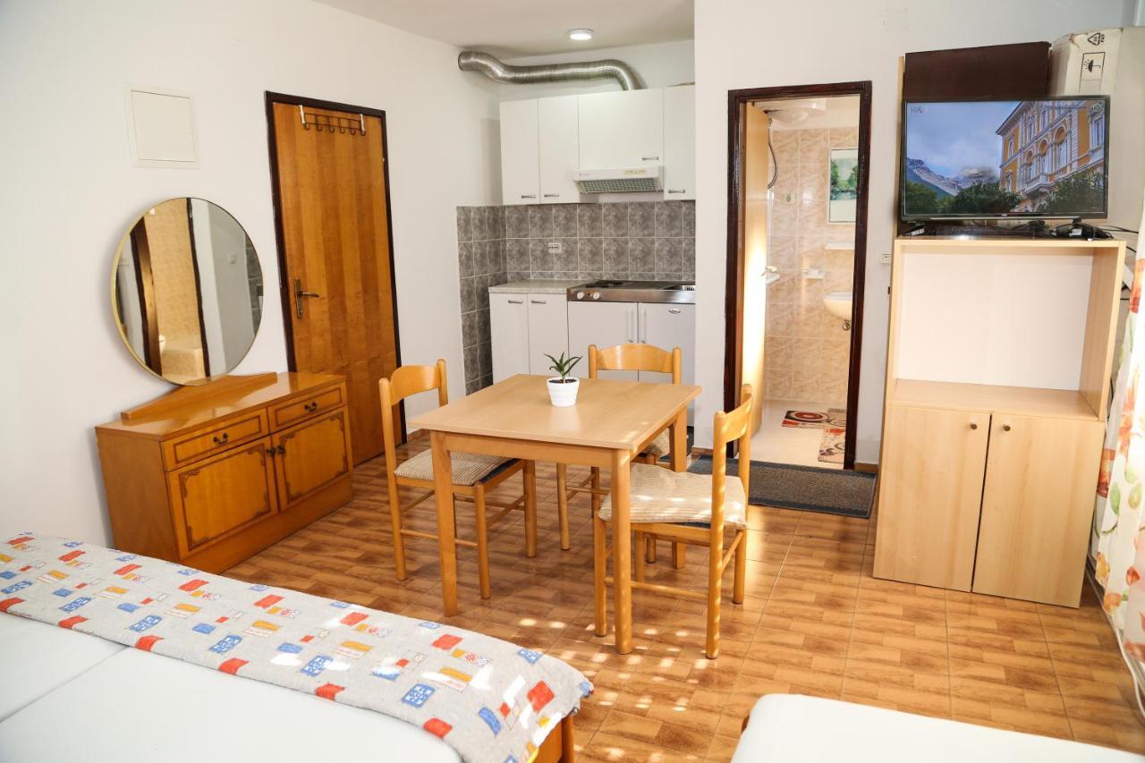 Apartments Butkovic Hvar Town Esterno foto